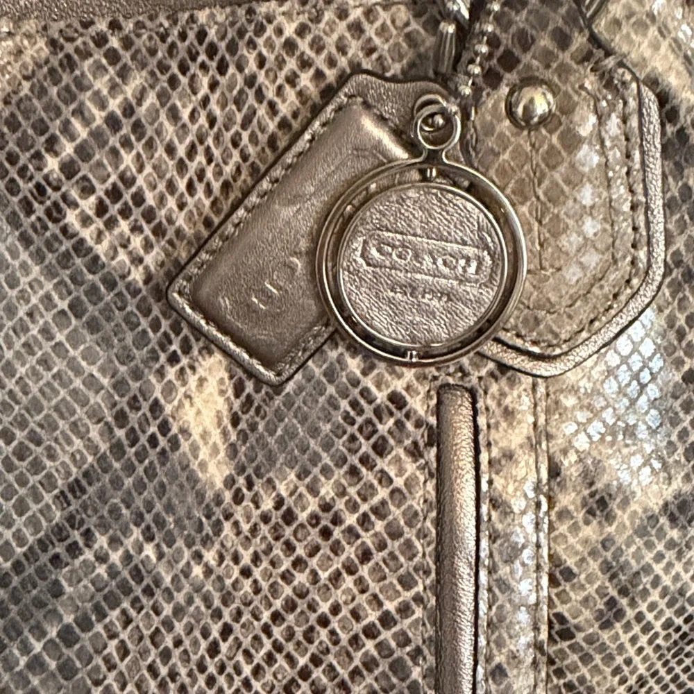 Coach style f24852